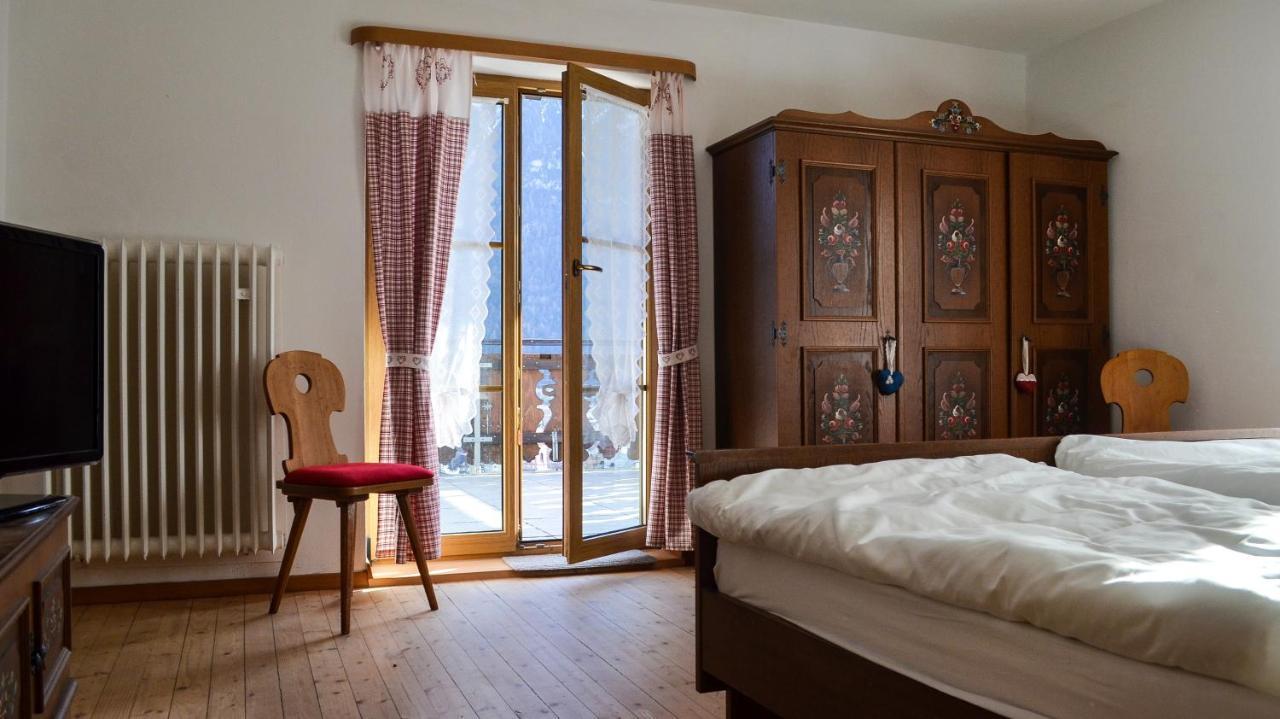 Berggasthof Kärntner Alm Hotell Mittenwald Exteriör bild
