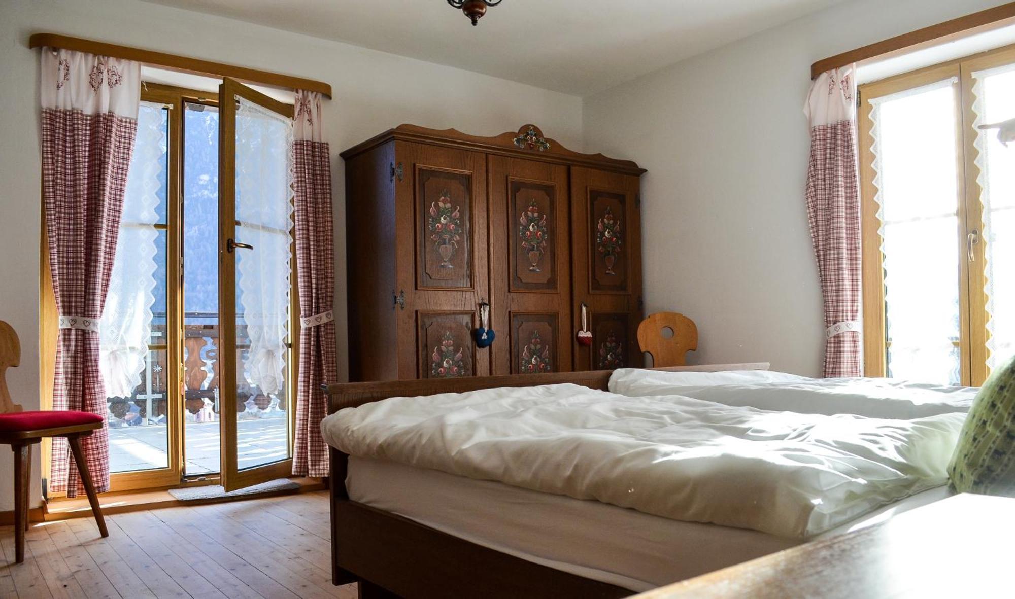 Berggasthof Kärntner Alm Hotell Mittenwald Exteriör bild